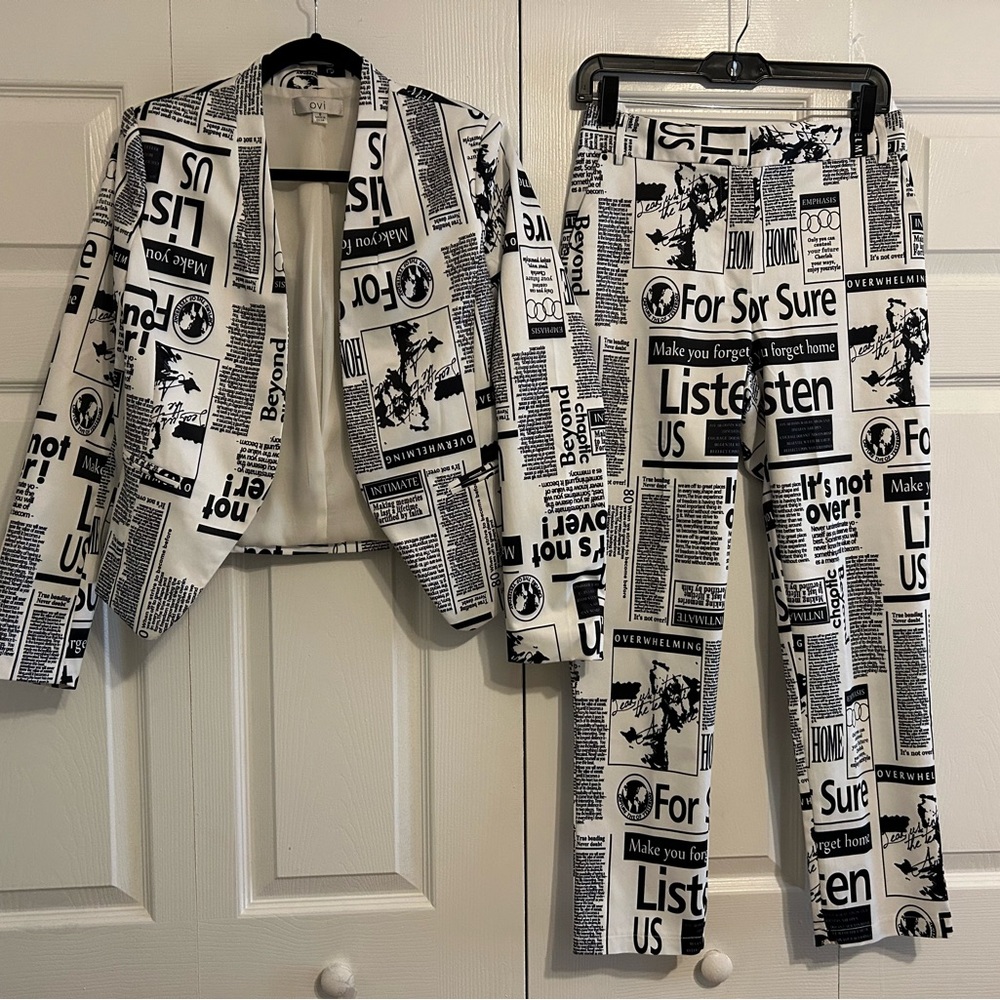 Ovi All Over Print Newspaper 2 Pc Pant Suit Size S